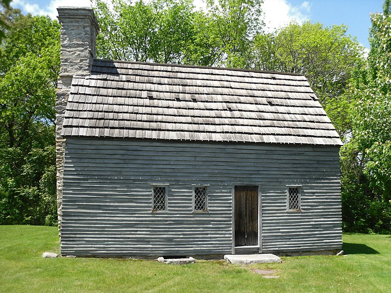 File:Clemence-Irons House - Johnston, Rhode Island 2.jpg