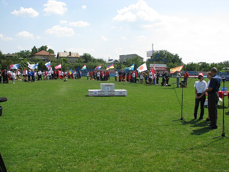 File:Closing ceremony at WCH of Rescue Dogs 2009.jpg