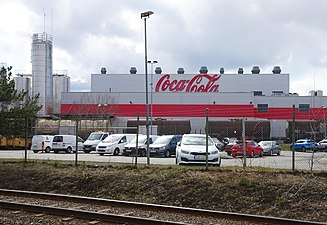 Fabriken år 2021, om- och tillbyggd för Coca-Cola.