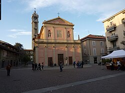 Cologno Monzese piazza.jpg