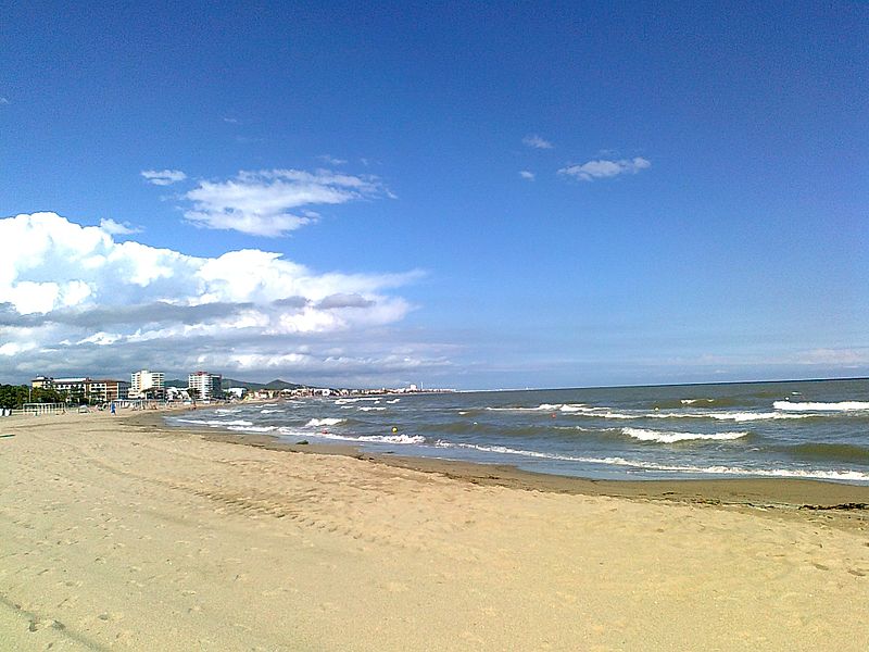 File:ComarrugaBeach2012.jpg