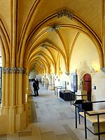 Compiègne (60), abadia de Saint-Corneille, claustro, galeria oeste.jpg