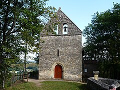 Le clocher-mur de l'église Saint-Front de Colubry.