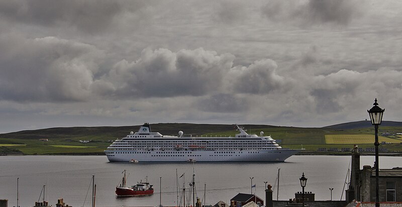 File:Crystal Symphony MG 3215 (28332019275).jpg