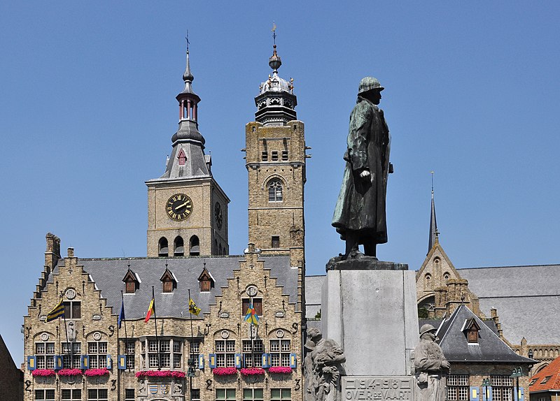 File:Diksmuide Stadhuis R01.jpg