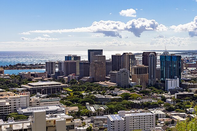 Image: Downtown Honolulu from Pūowaina (Punchbowl Crater)