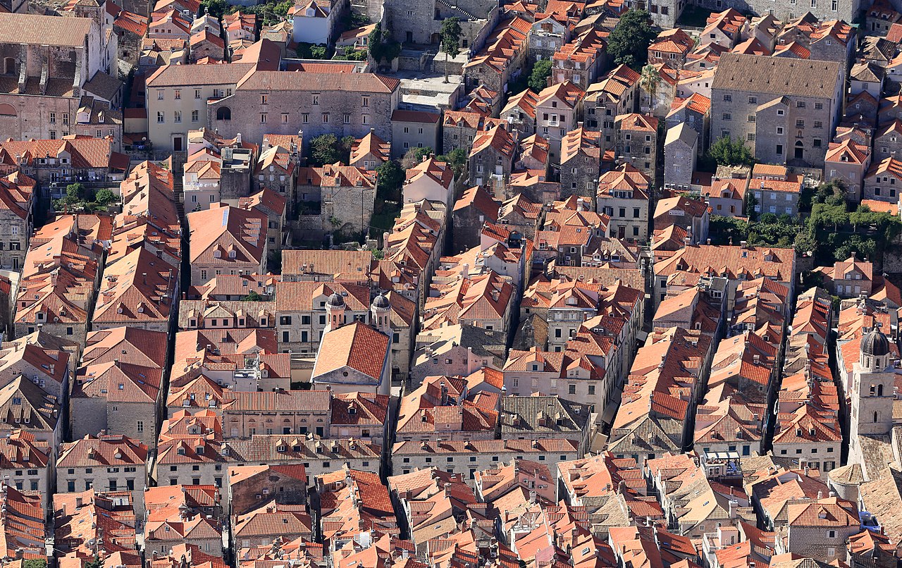 1280px-Dubrovnik_as_seen_from_Sr%C4%91_-_Detail_-_September_2017.jpg