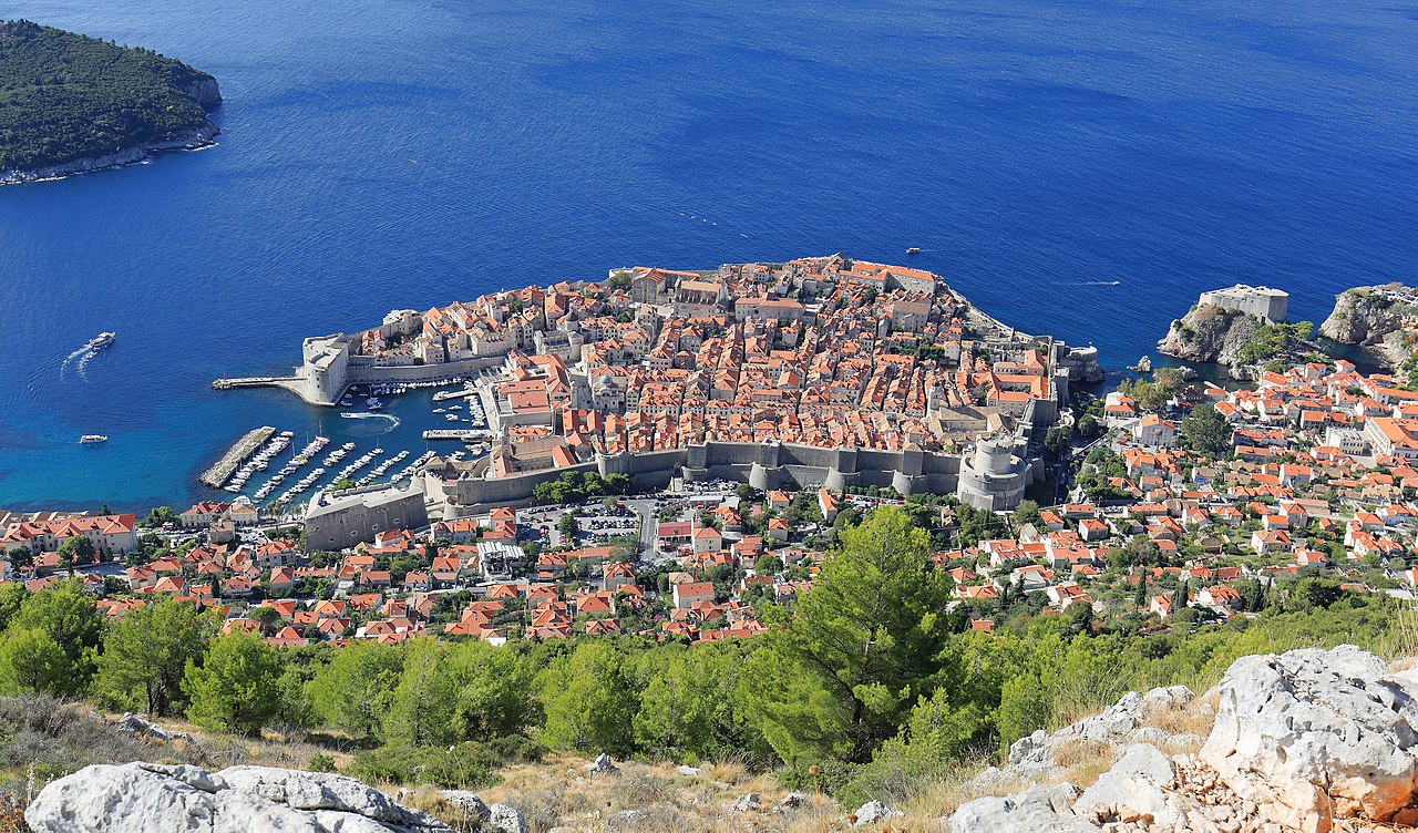 1280px-Dubrovnik_as_seen_from_Sr%C4%91_-_September_2017.jpg