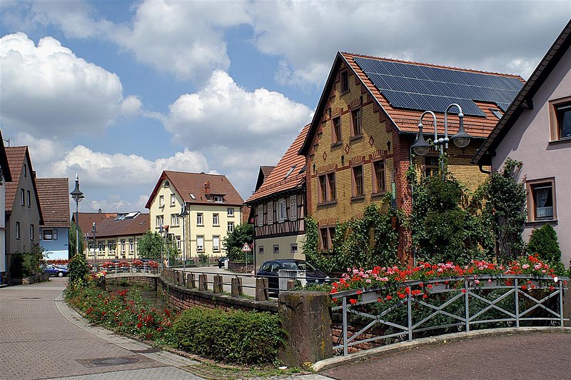 File:Durlacher Straße, Arnbach, Kindergarten - panoramio.jpg