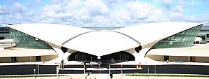 Ehemaliges TWA-Terminal в международном аэропорту Джона Ф. Кеннеди в Нью-Йорке.JPG