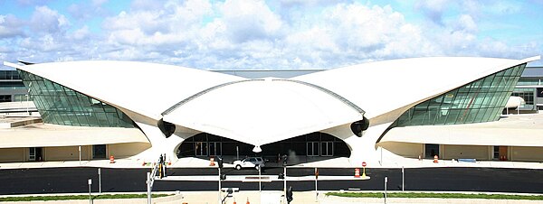 Vy mot TWA Flight Center från parkeringsgaragets tak, 2010