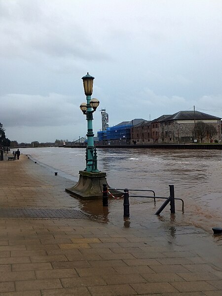 File:Exeter Quay with the river in flood - geograph.org.uk - 3269452.jpg