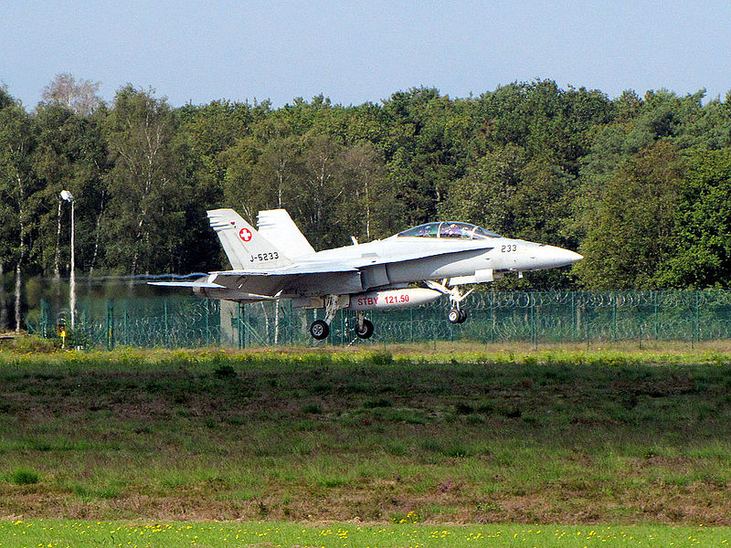 File:F-18D (15040166479).jpg