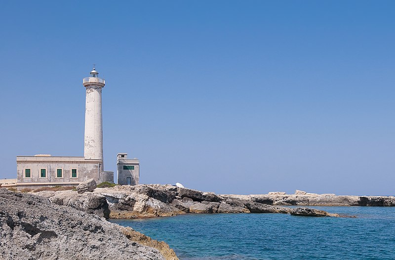 File:Faro di Santa Croce ad Augusta - Sicilia - cropped.jpg