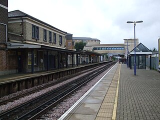 <span class="mw-page-title-main">Feltham railway station</span> National Rail station in London, England