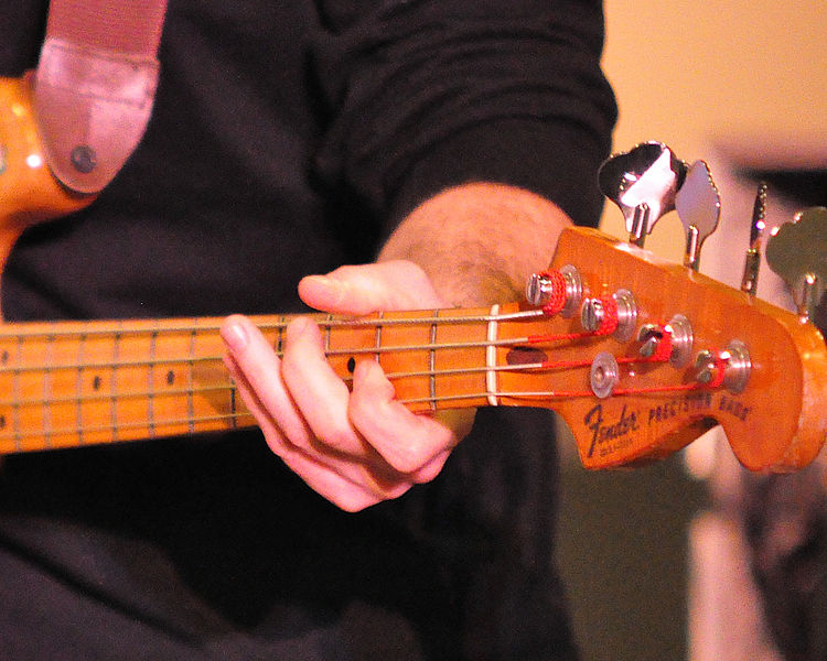 File:Fender Precision Bass played by Stephen Desaulniers 2, Ray Mason Band, 2010-12-31.jpg