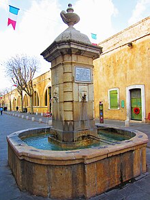 Fichier:Fontaine_aguillon_Antibes.JPG