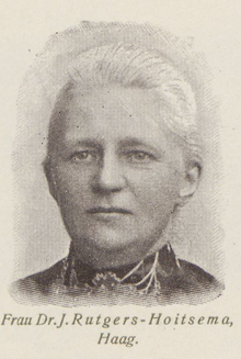 Frau Dr. J. Rutgers-Hoitsema, c. Tahun 1904.png