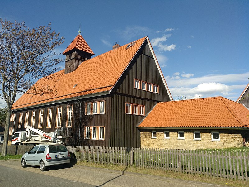 File:Göttingerode Dorfgemeinschaftshaus.jpg