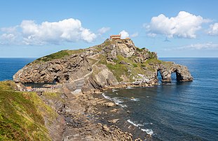 L'îlot Gaztelugatxe, dans le Pays basque espagnol. (définition réelle 8 618 × 5 605)