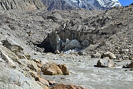 Gomukh, The source of the river Ganga.JPG