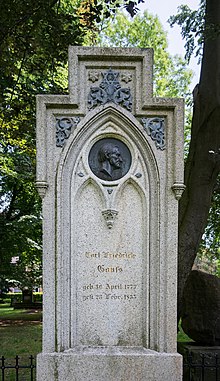 Grave of Carl Friedrich Gauß at Albani-Friedhof Göttingen 2017 01.jpg