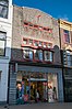 Winkelpand met bovenwoning in Amsterdamse School-stijl met elementen uit de art deco