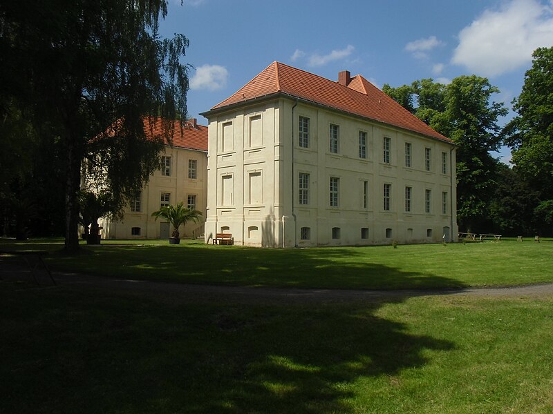 File:Gutshaus Schwante (3).JPG