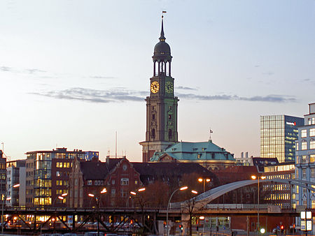 Hamburg Michaeliskirche Hafen