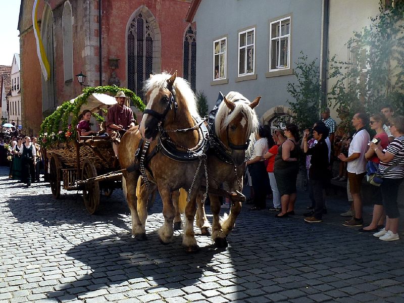 File:Historisches Festspiel Rothenburg Germany - panoramio (3).jpg