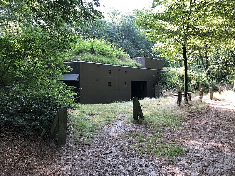 ファイル:IJssellinie Olst Bunker.jpg