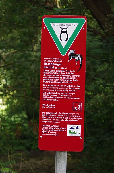 File:Infoschild Naturschutzgebiet Hasenburger Bachtal.JPG