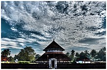 Iranikulam temple.jpg