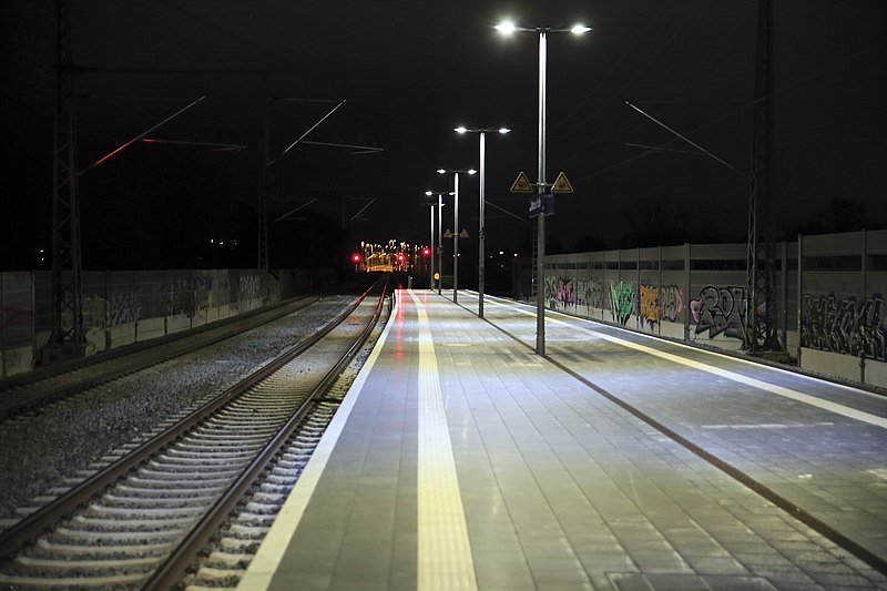 File:J37 328 Hp Mockauer Straße, Ri Thekla.jpg