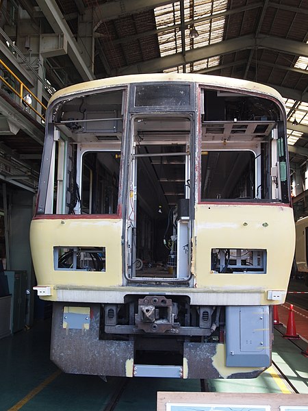 File:JRW 221 Shimonoseki Rolling Stock Center Open Day 2015-10-16 (22059183189).jpg