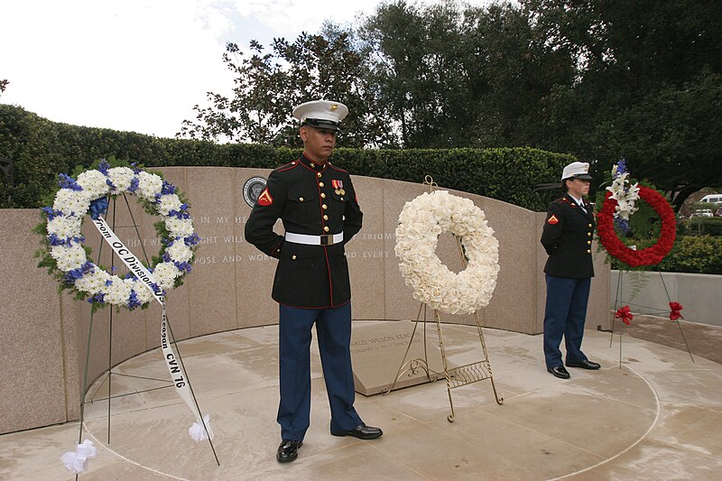 File:Justin Govea and Courtney Kirsch USMC-090206-M-9453M-001.jpg