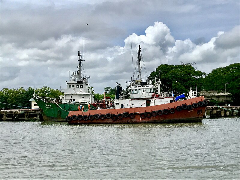 File:Kalpitti boat at Cochin Shipyard.jpg