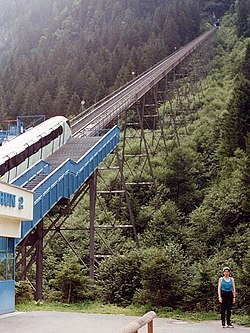 Le funiculaire en 2000 quelques semaines avant la catastrophe du 11 novembre.