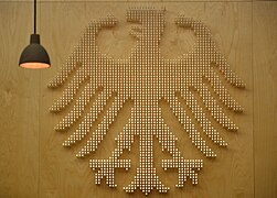 27.9.14 Bundesadler im Sitzungssaal des BVerfG Karlsruhe