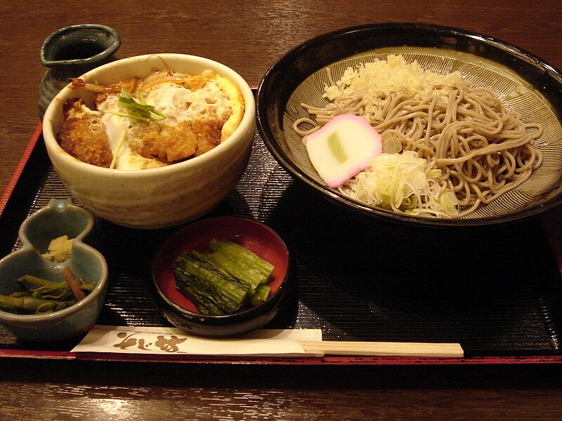 File:Katsudon and soba set by shibainu.jpg