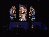 Taylor Swift: Vida y carrera musical, Apariciones en otros medios, Vida personal