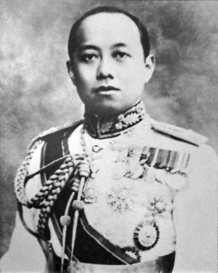 Tập_tin:King_Vajiravudh_portrait_photograph.jpg