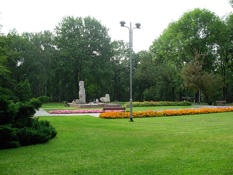 File:Kościuszko Park - summer 2007 01.JPG