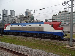 Description de l'image Korail EL8080 Pulling Gondola Train at Jungang Line Mangu to Sangbong 02.jpg.