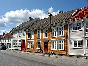 Kristiansand: Historie, Kommune, Infrastruktur og transport