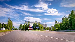 Kurovskoye ciudad A108 drivein.jpg