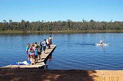 Jezero Leschenaultia Chidlow v západní Austrálii.jpg