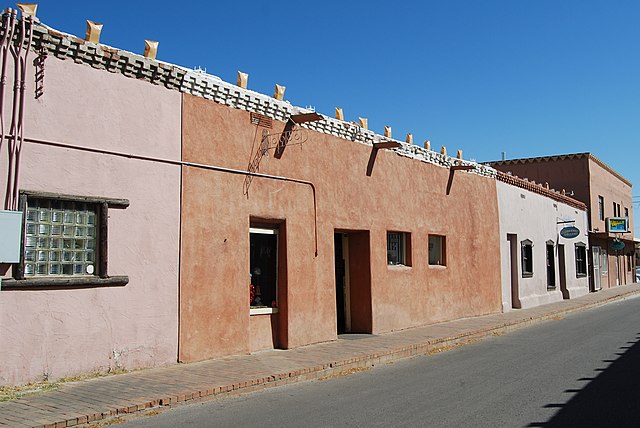 Image: Las Cruces NM   street scenery (cropped)