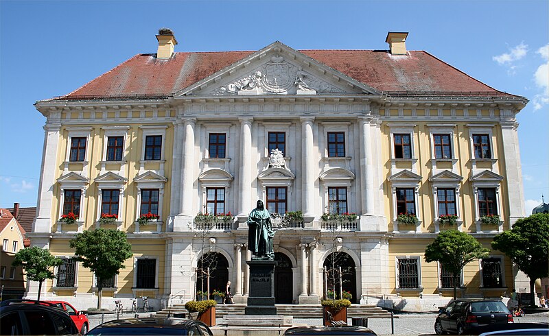 File:Lauingen Rathaus.jpg