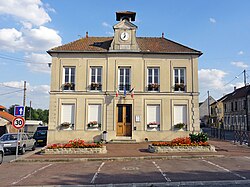 Le Mesnil-Aubry - Mairie 01.jpg